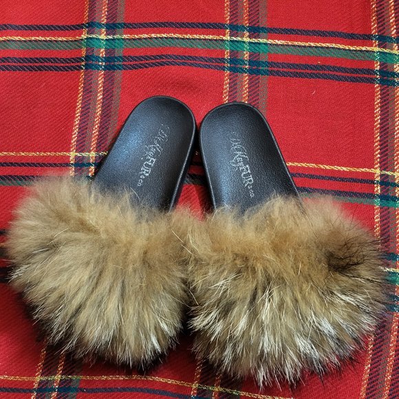 REAL RACCOON FUR SLIDES  Size 7 - Picture 4 of 5